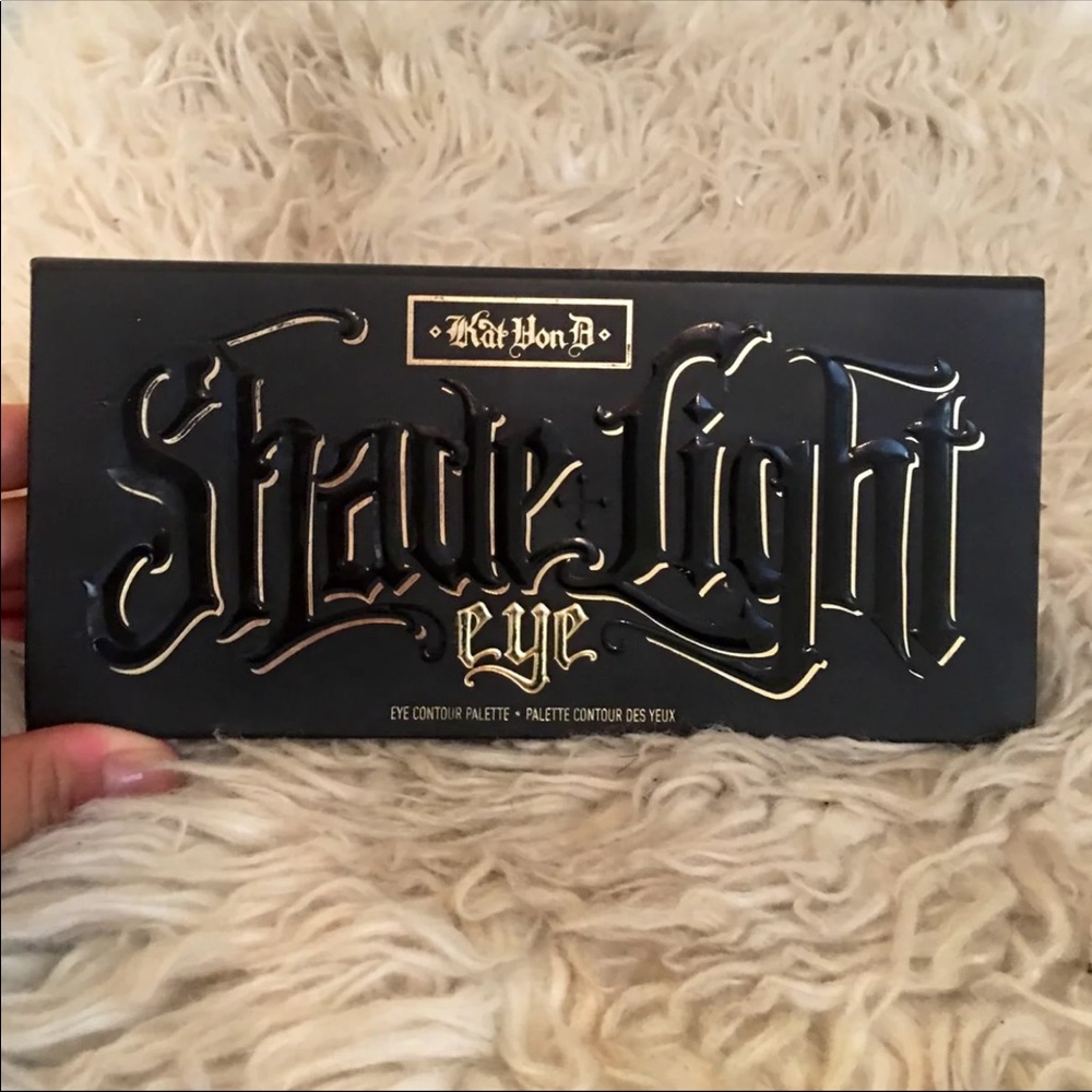 Kat Von D Shade and Light eye contour palette